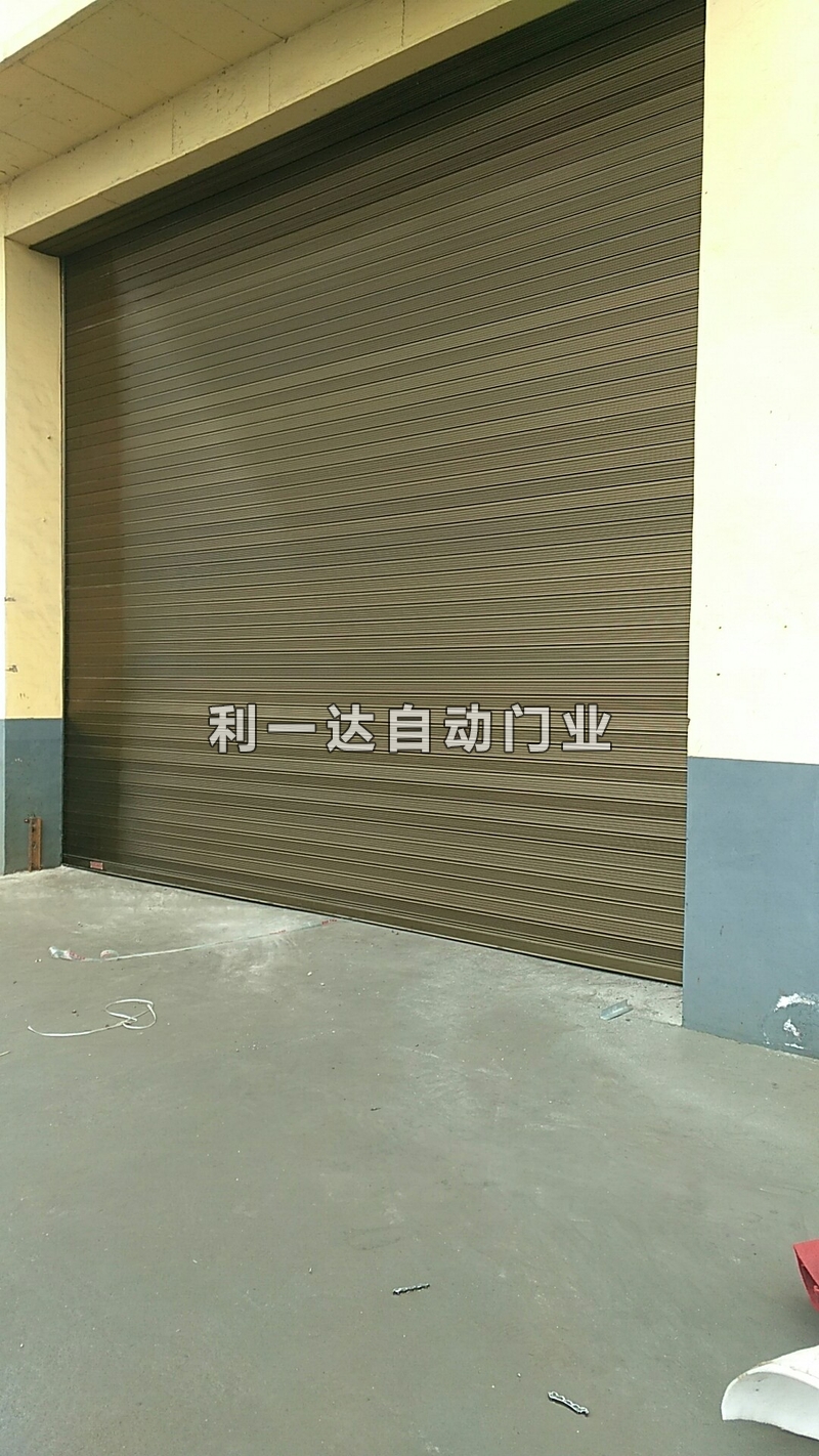 香槟色电泳铝合金门
